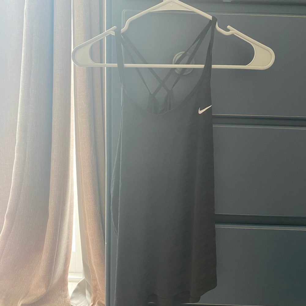 loose tank top